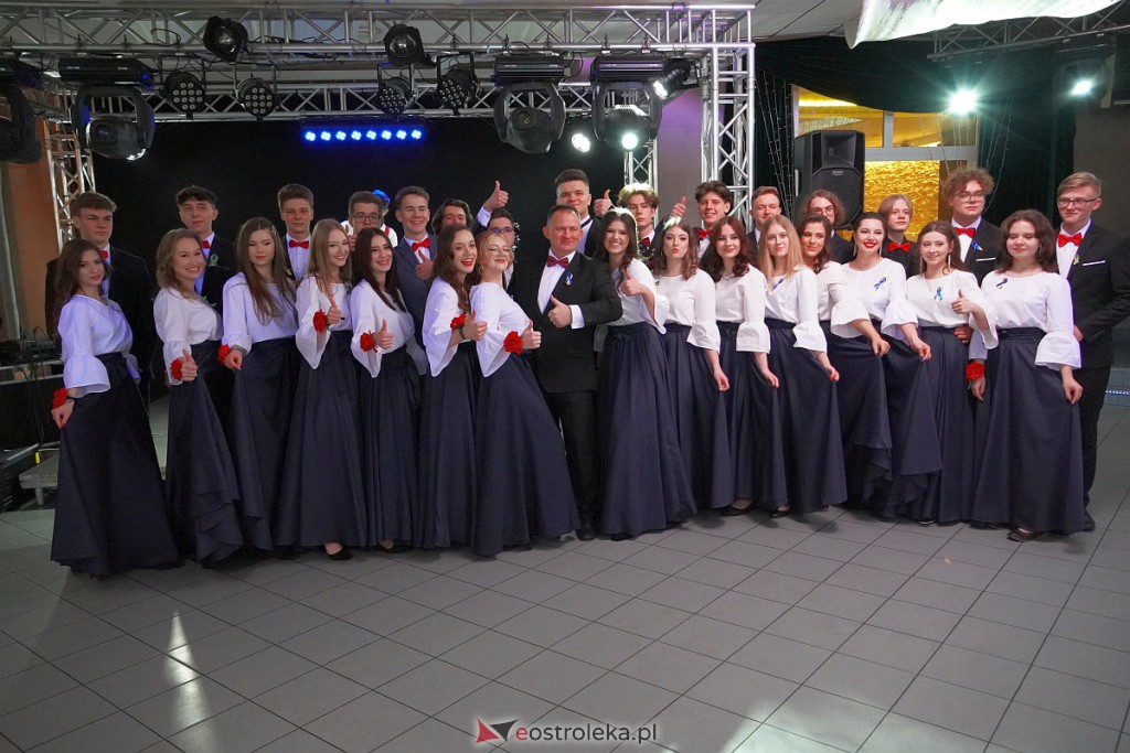 Studniówka 2022. I LO w Ostrołęce - zdjęcie #71 - eOstroleka.pl