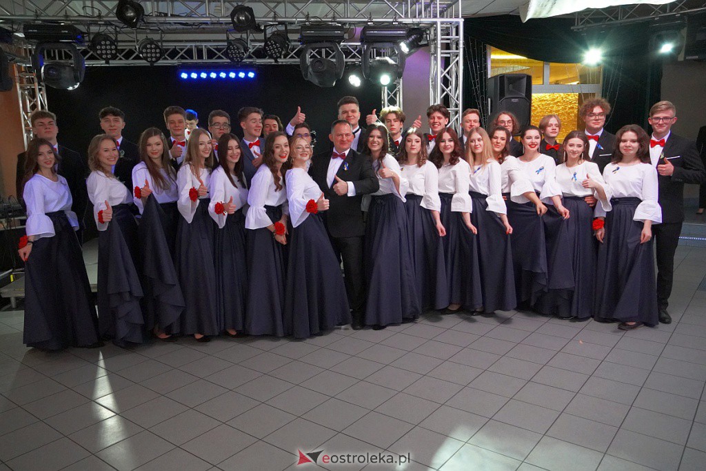 Studniówka 2022. I LO w Ostrołęce - zdjęcie #69 - eOstroleka.pl