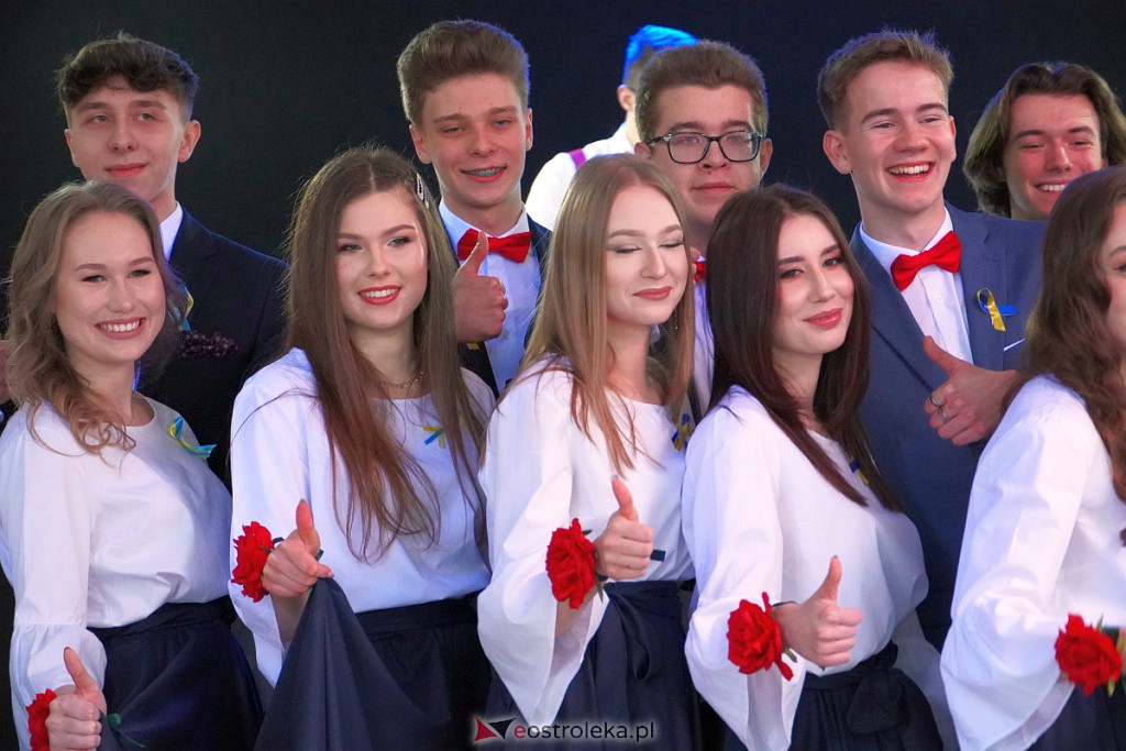 Studniówka 2022. I LO w Ostrołęce - zdjęcie #67 - eOstroleka.pl