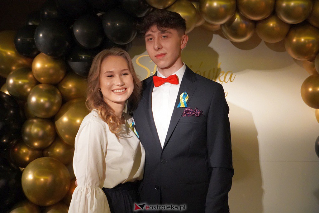 Studniówka 2022. I LO w Ostrołęce - zdjęcie #57 - eOstroleka.pl