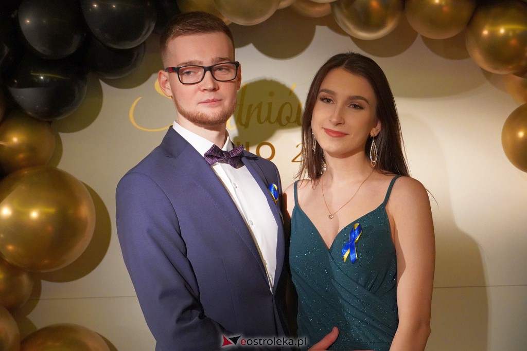 Studniówka 2022. I LO w Ostrołęce - zdjęcie #41 - eOstroleka.pl