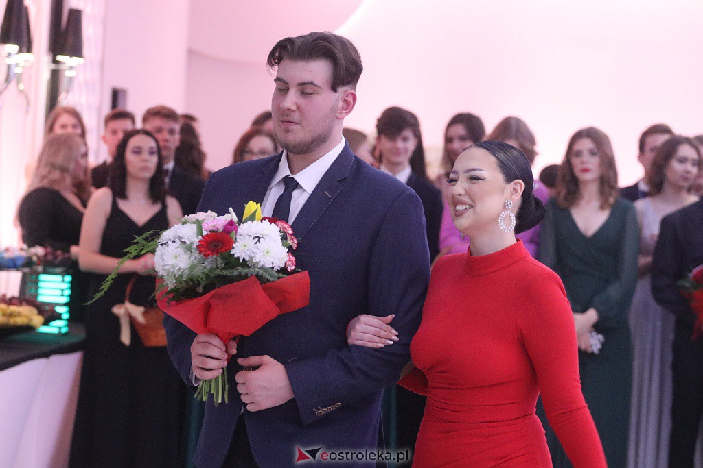 Studniówka 2022. III LO w Ostrołęce [26.02.2022] - zdjęcie #259 - eOstroleka.pl