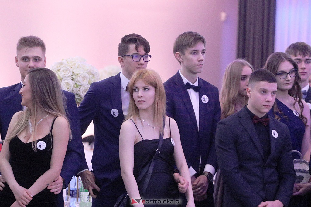 Studniówka 2022. III LO w Ostrołęce [26.02.2022] - zdjęcie #245 - eOstroleka.pl