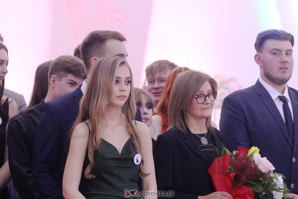 Studniówka 2022. III LO w Ostrołęce [26.02.2022] - zdjęcie #244 - eOstroleka.pl