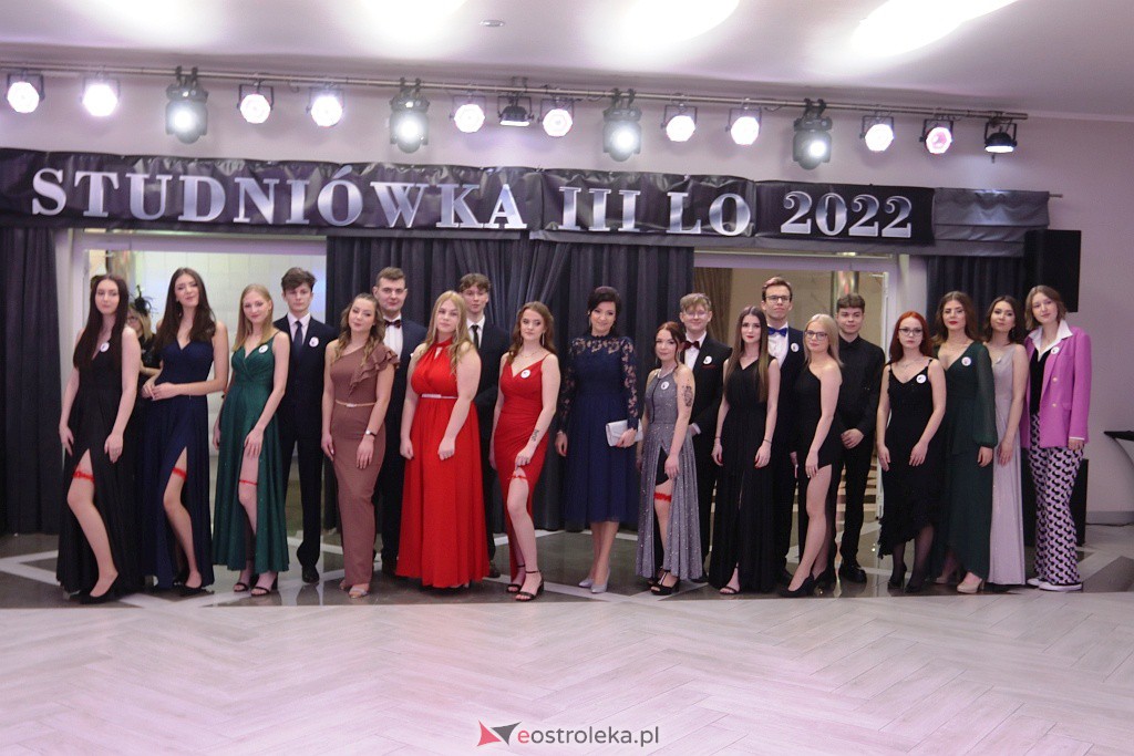 Studniówka 2022. III LO w Ostrołęce [26.02.2022] - zdjęcie #219 - eOstroleka.pl