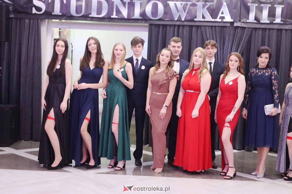 Studniówka 2022. III LO w Ostrołęce [26.02.2022] - zdjęcie #218 - eOstroleka.pl