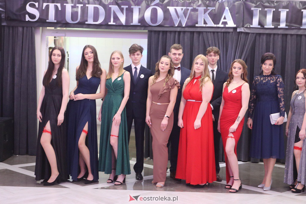 Studniówka 2022. III LO w Ostrołęce [26.02.2022] - zdjęcie #217 - eOstroleka.pl