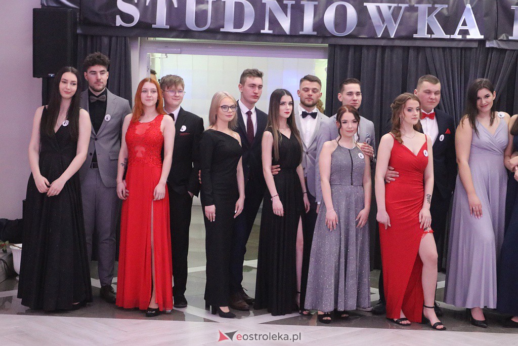 Studniówka 2022. III LO w Ostrołęce [26.02.2022] - zdjęcie #209 - eOstroleka.pl