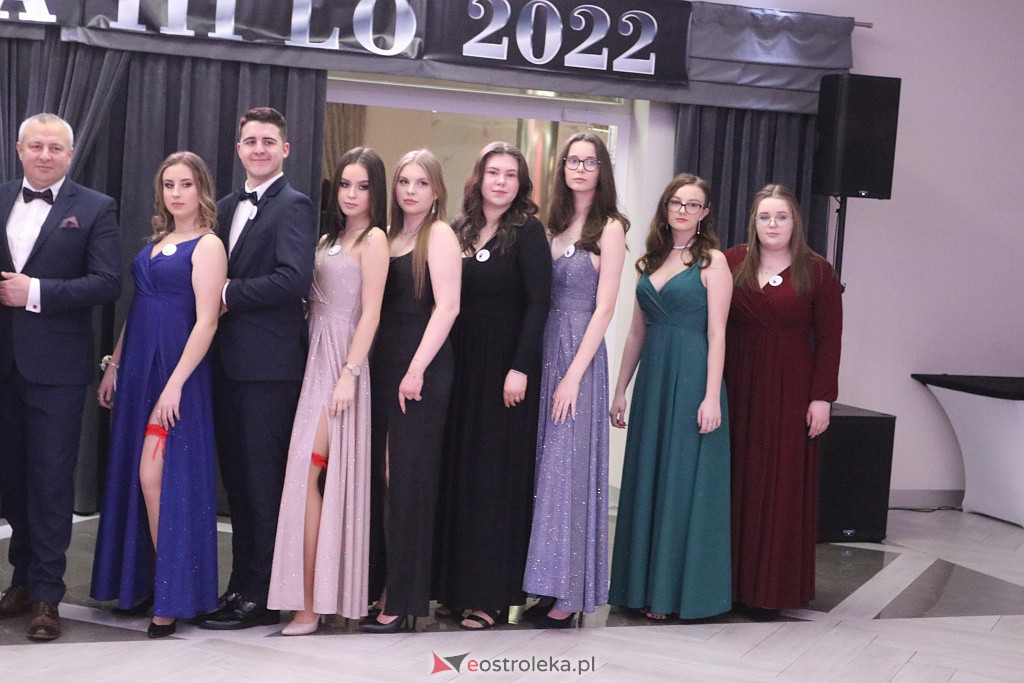 Studniówka 2022. III LO w Ostrołęce [26.02.2022] - zdjęcie #196 - eOstroleka.pl