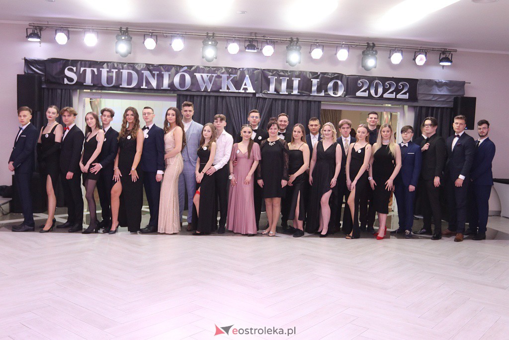 Studniówka 2022. III LO w Ostrołęce [26.02.2022] - zdjęcie #124 - eOstroleka.pl