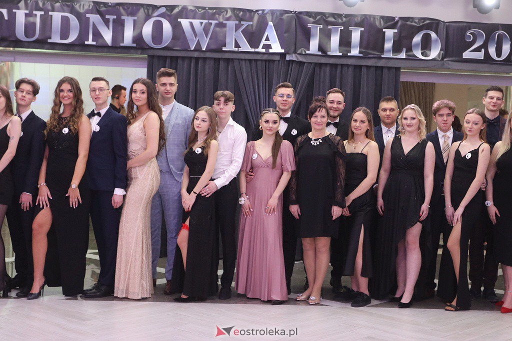 Studniówka 2022. III LO w Ostrołęce [26.02.2022] - zdjęcie #126 - eOstroleka.pl