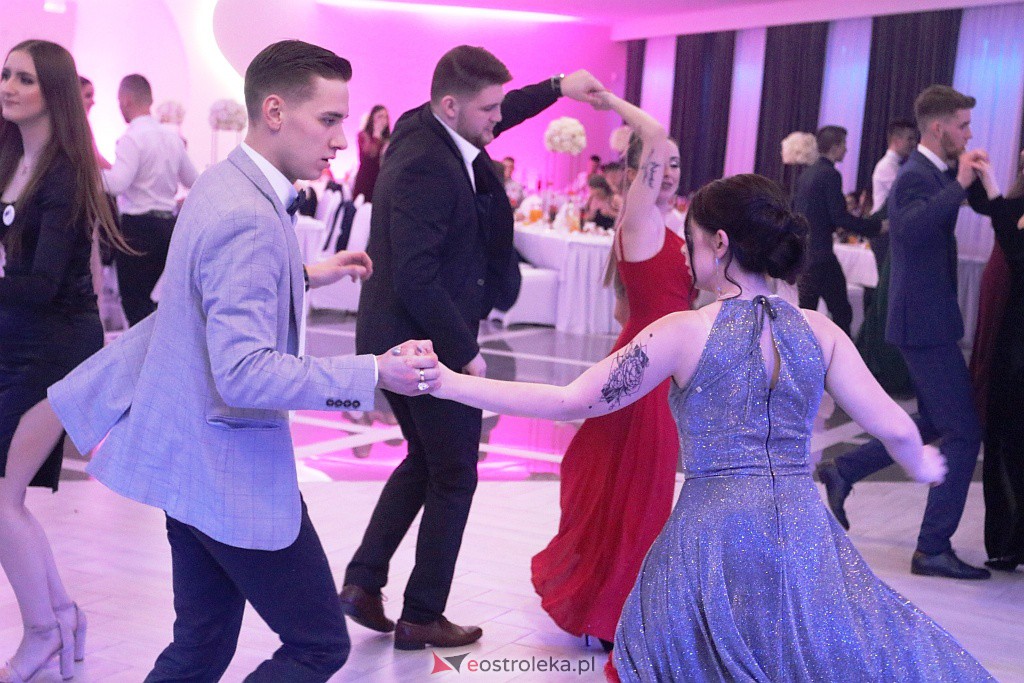 Studniówka 2022. III LO w Ostrołęce [26.02.2022] - zdjęcie #34 - eOstroleka.pl