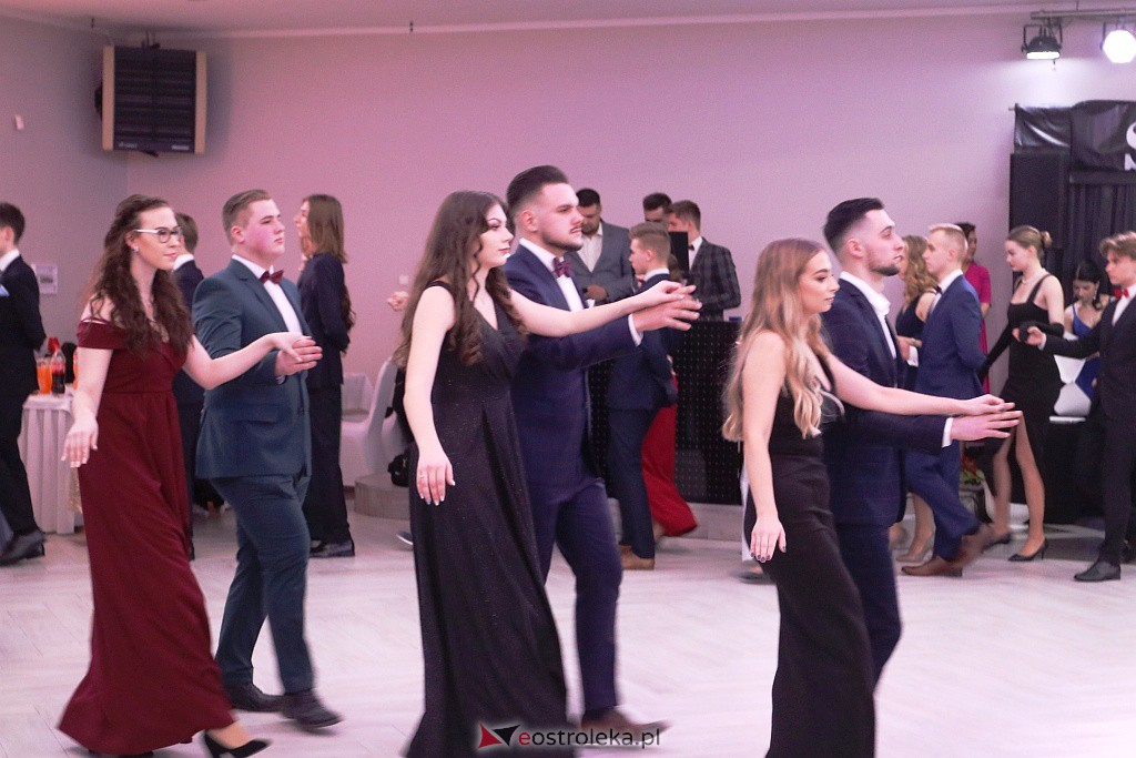 Studniówka 2022. III LO w Ostrołęce [26.02.2022] - zdjęcie #12 - eOstroleka.pl