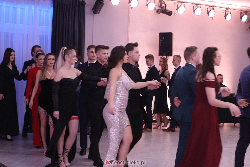 Studniówka 2022. III LO w Ostrołęce [26.02.2022] - zdjęcie #8 - eOstroleka.pl