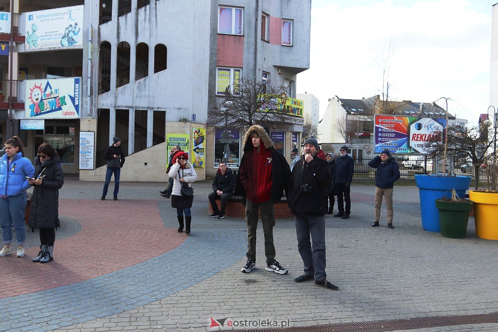 Wiec poparcia dla Ukrainy [27.02.2022] - zdjęcie #53 - eOstroleka.pl