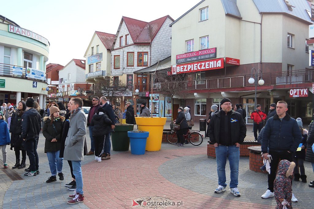 Wiec poparcia dla Ukrainy [27.02.2022] - zdjęcie #50 - eOstroleka.pl