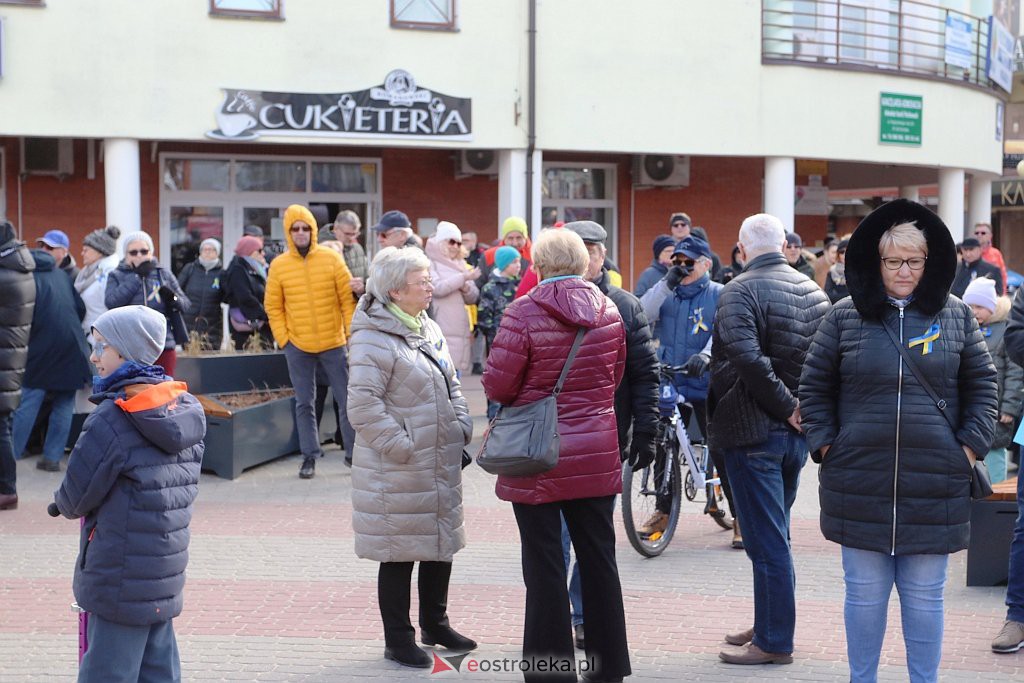 Wiec poparcia dla Ukrainy [27.02.2022] - zdjęcie #49 - eOstroleka.pl