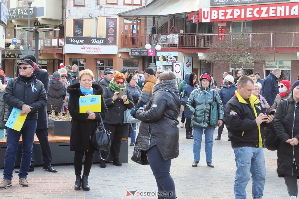 Wiec poparcia dla Ukrainy [27.02.2022] - zdjęcie #47 - eOstroleka.pl