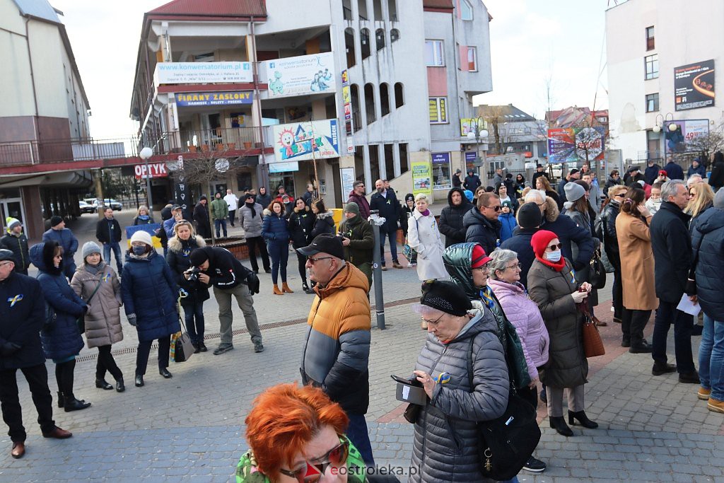 Wiec poparcia dla Ukrainy [27.02.2022] - zdjęcie #44 - eOstroleka.pl