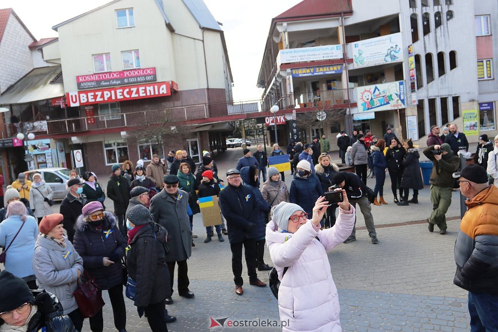 Wiec poparcia dla Ukrainy [27.02.2022] - zdjęcie #43 - eOstroleka.pl
