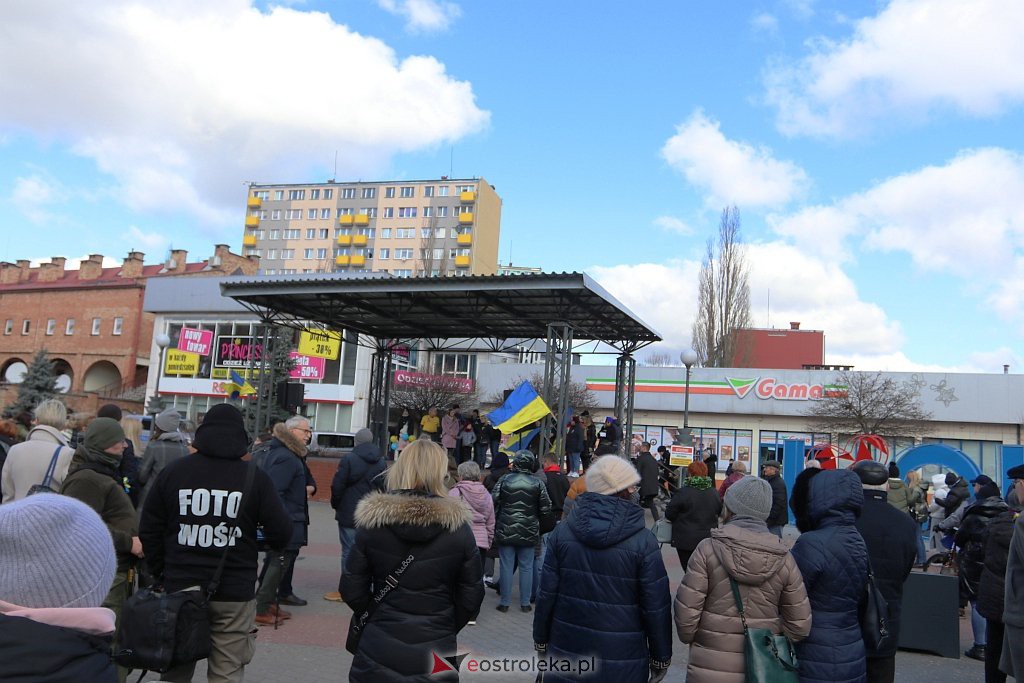 Wiec poparcia dla Ukrainy [27.02.2022] - zdjęcie #40 - eOstroleka.pl