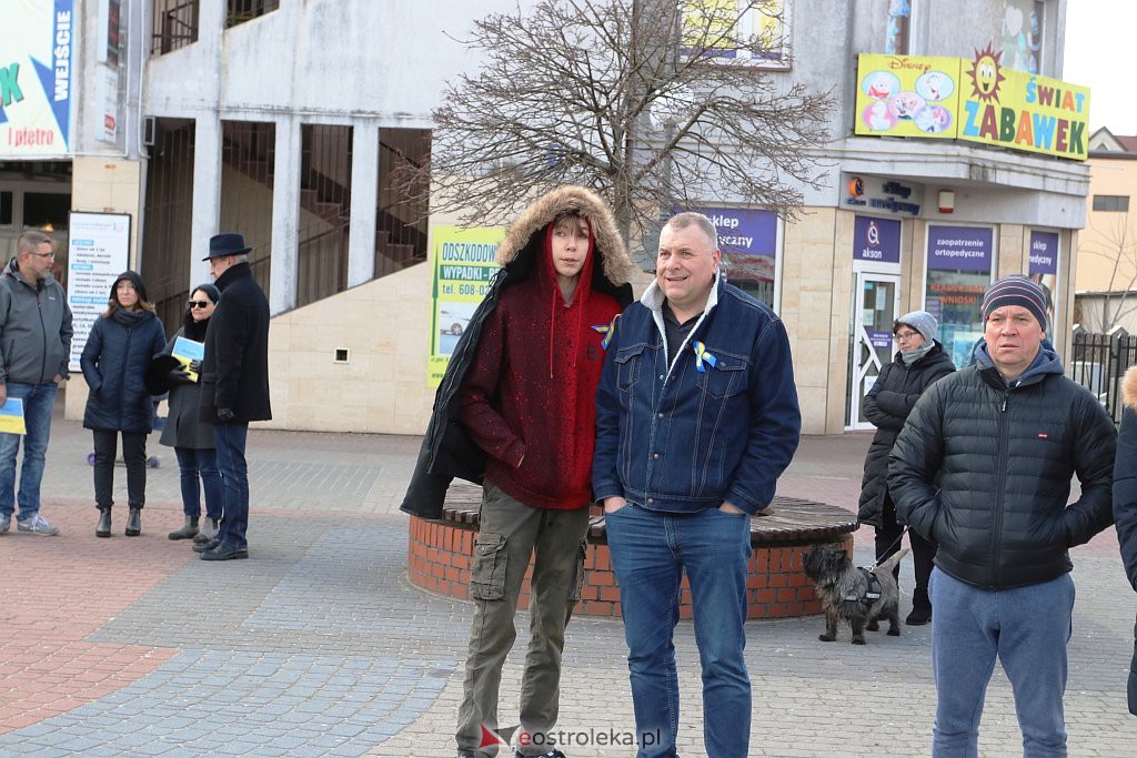Wiec poparcia dla Ukrainy [27.02.2022] - zdjęcie #37 - eOstroleka.pl