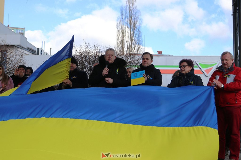 Wiec poparcia dla Ukrainy [27.02.2022] - zdjęcie #34 - eOstroleka.pl