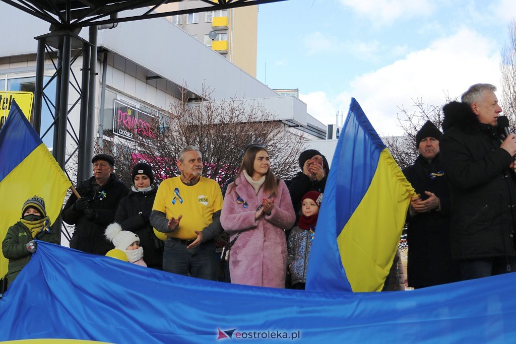 Wiec poparcia dla Ukrainy [27.02.2022] - zdjęcie #32 - eOstroleka.pl