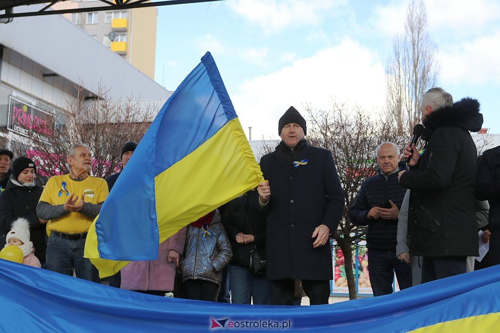 Wiec poparcia dla Ukrainy [27.02.2022] - zdjęcie #31 - eOstroleka.pl