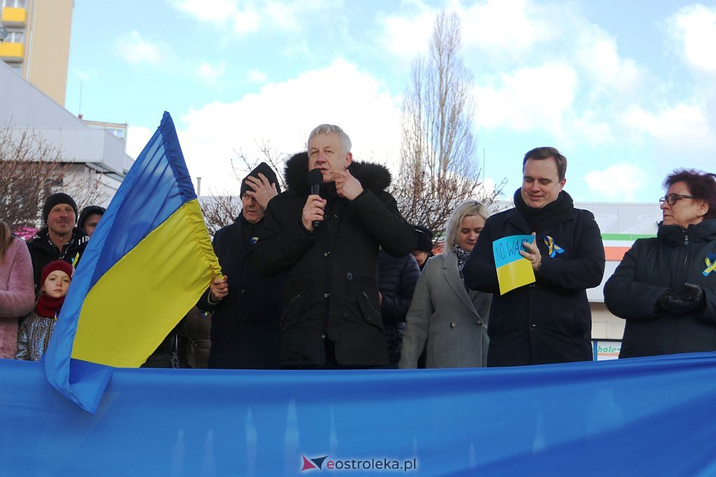 Wiec poparcia dla Ukrainy [27.02.2022] - zdjęcie #30 - eOstroleka.pl