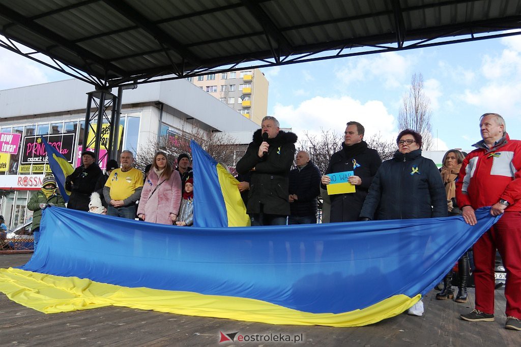 Wiec poparcia dla Ukrainy [27.02.2022] - zdjęcie #28 - eOstroleka.pl