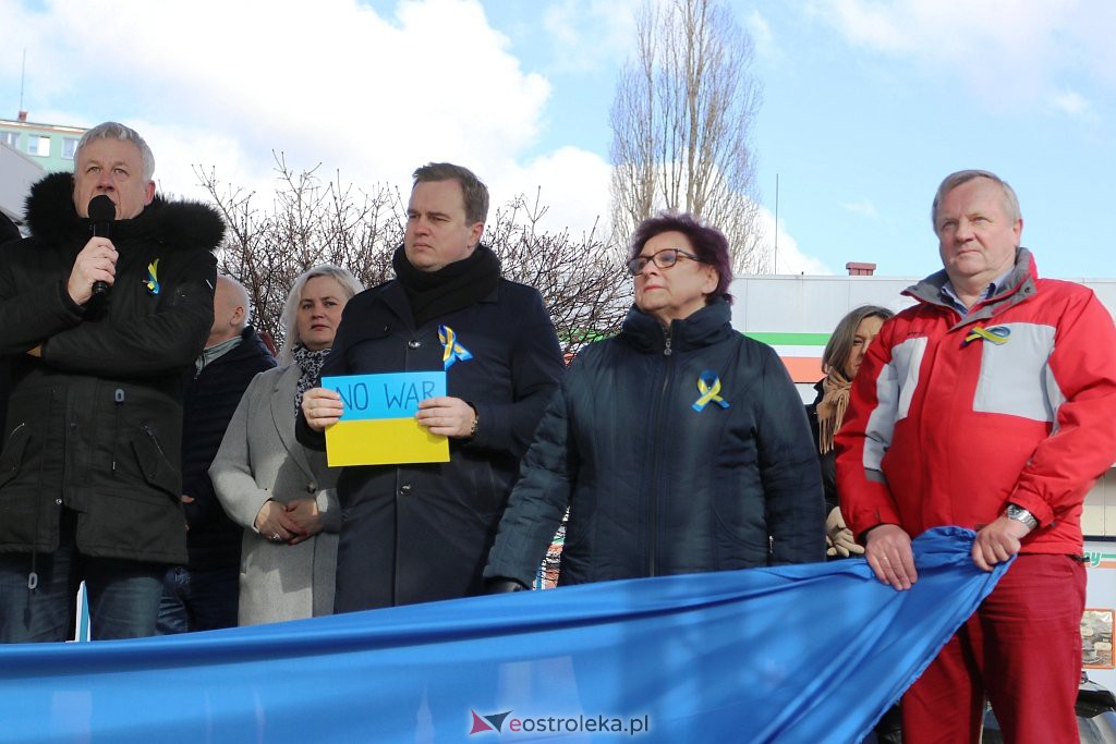 Wiec poparcia dla Ukrainy [27.02.2022] - zdjęcie #27 - eOstroleka.pl