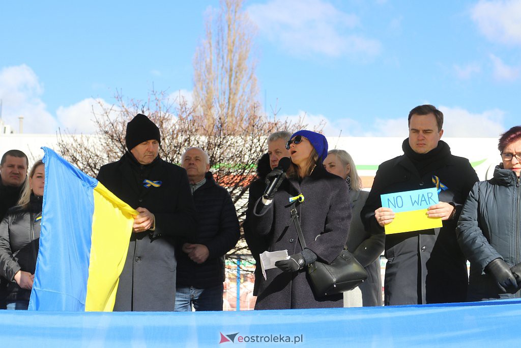 Wiec poparcia dla Ukrainy [27.02.2022] - zdjęcie #19 - eOstroleka.pl