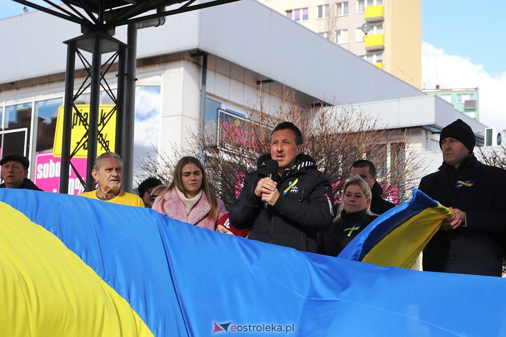 Wiec poparcia dla Ukrainy [27.02.2022] - zdjęcie #17 - eOstroleka.pl