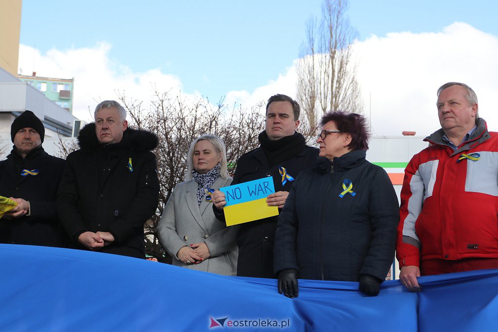 Wiec poparcia dla Ukrainy [27.02.2022] - zdjęcie #14 - eOstroleka.pl