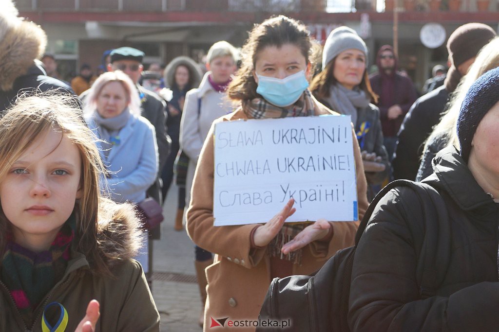 Wiec poparcia dla Ukrainy [27.02.2022] - zdjęcie #4 - eOstroleka.pl