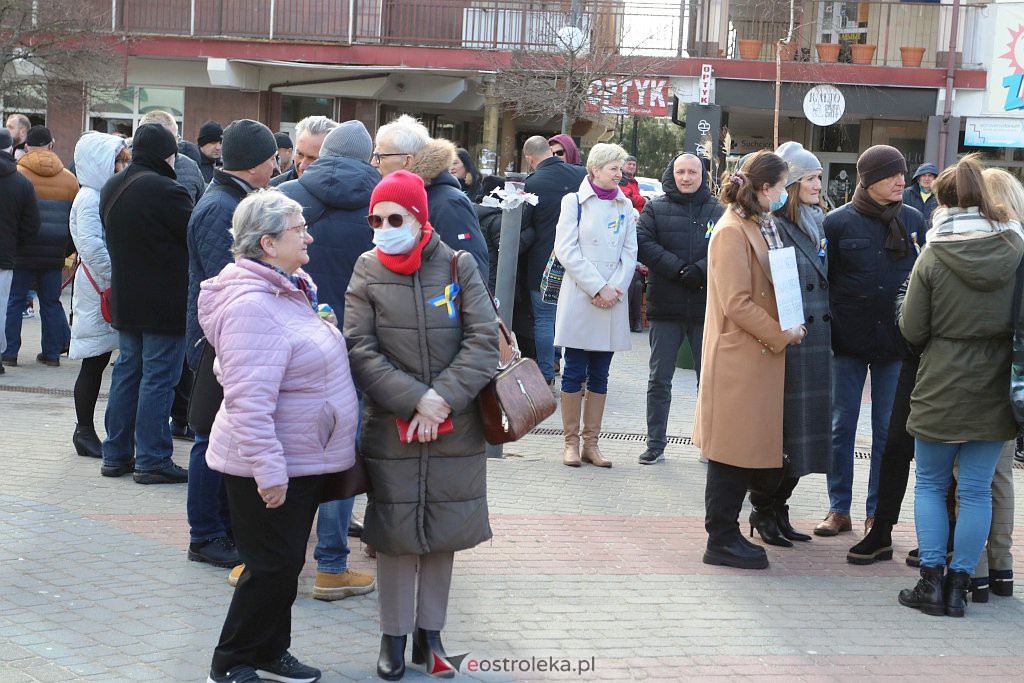Wiec poparcia dla Ukrainy [27.02.2022] - zdjęcie #2 - eOstroleka.pl