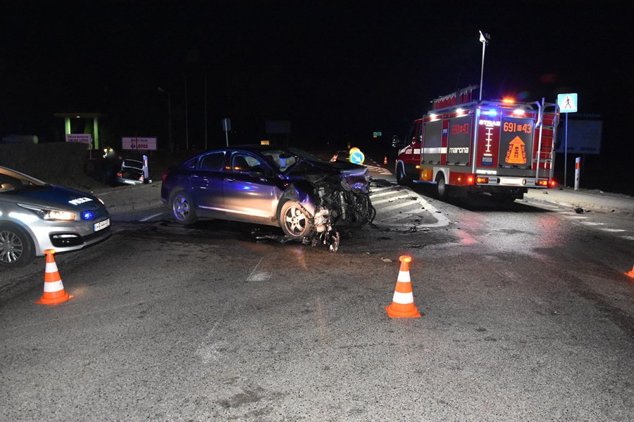 Fatalne skutki nieustąpienia pierwszeństwa. Poszkodowany kierowca trafił do szpitala [28.02.2022] - zdjęcie #9 - eOstroleka.pl