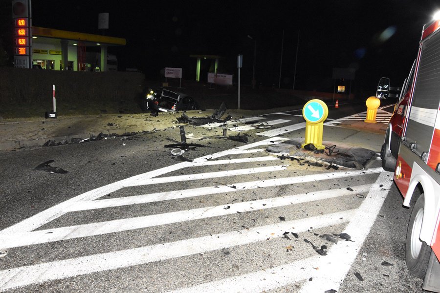 Fatalne skutki nieustąpienia pierwszeństwa. Poszkodowany kierowca trafił do szpitala [28.02.2022] - zdjęcie #6 - eOstroleka.pl