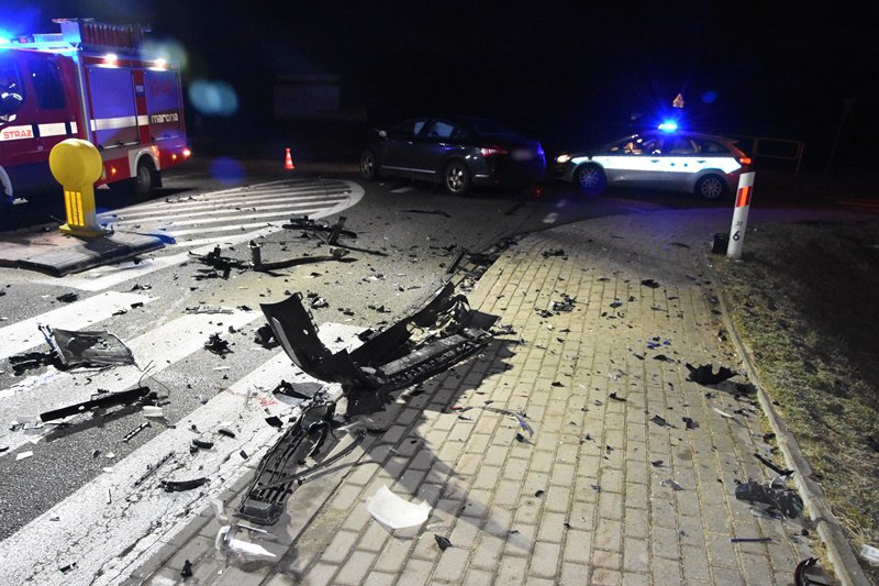 Fatalne skutki nieustąpienia pierwszeństwa. Poszkodowany kierowca trafił do szpitala [28.02.2022] - zdjęcie #5 - eOstroleka.pl