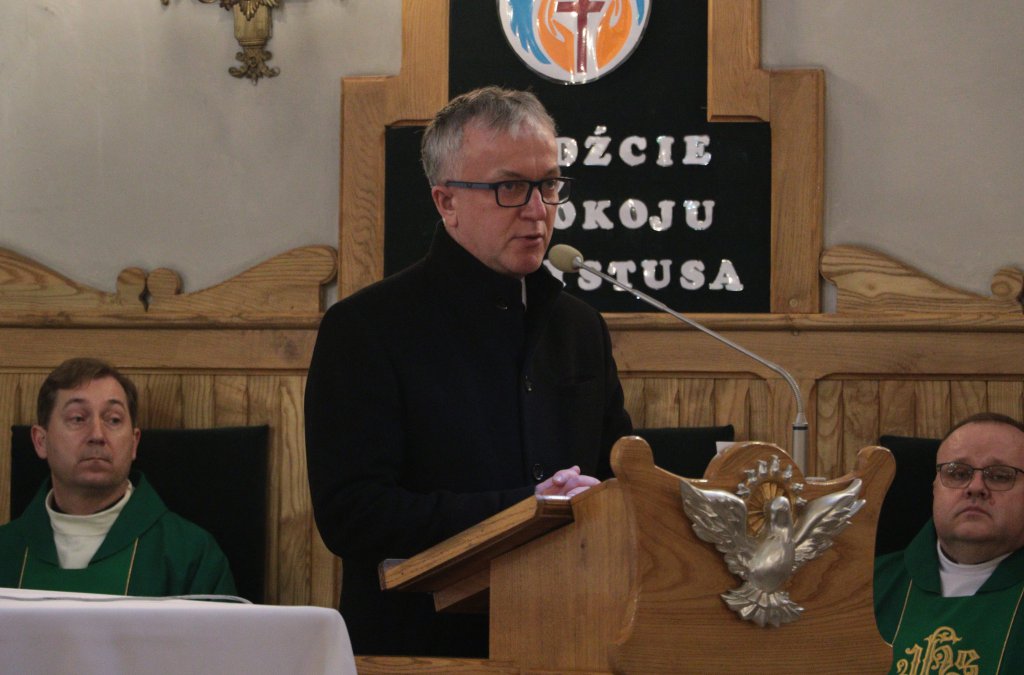 Pomodlili się w intencji poległych Obrońców Ojczyzny [27.02.2022] - zdjęcie #2 - eOstroleka.pl