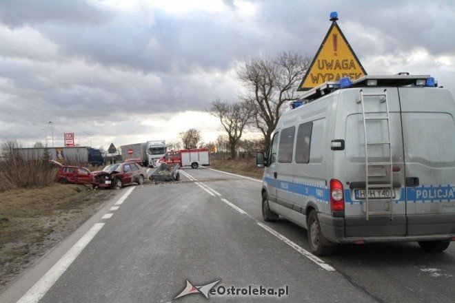 Wypadek kordowo (08-02-2011) - zdjęcie #12 - eOstroleka.pl