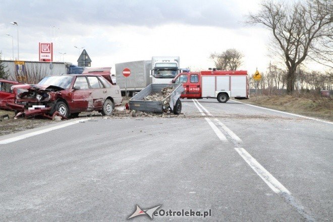 Wypadek kordowo (08-02-2011) - zdjęcie #4 - eOstroleka.pl