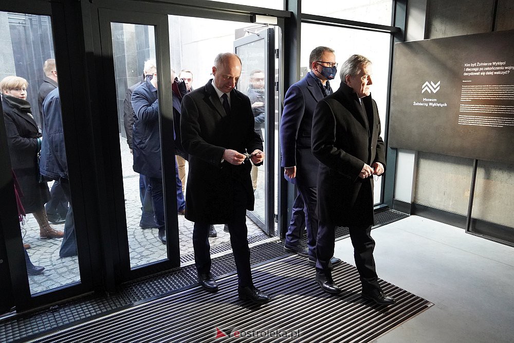 Oficjalne otwarcie Muzeum Żołnierzy Wyklętych w Ostrołęce [01.03.2022] - zdjęcie #129 - eOstroleka.pl