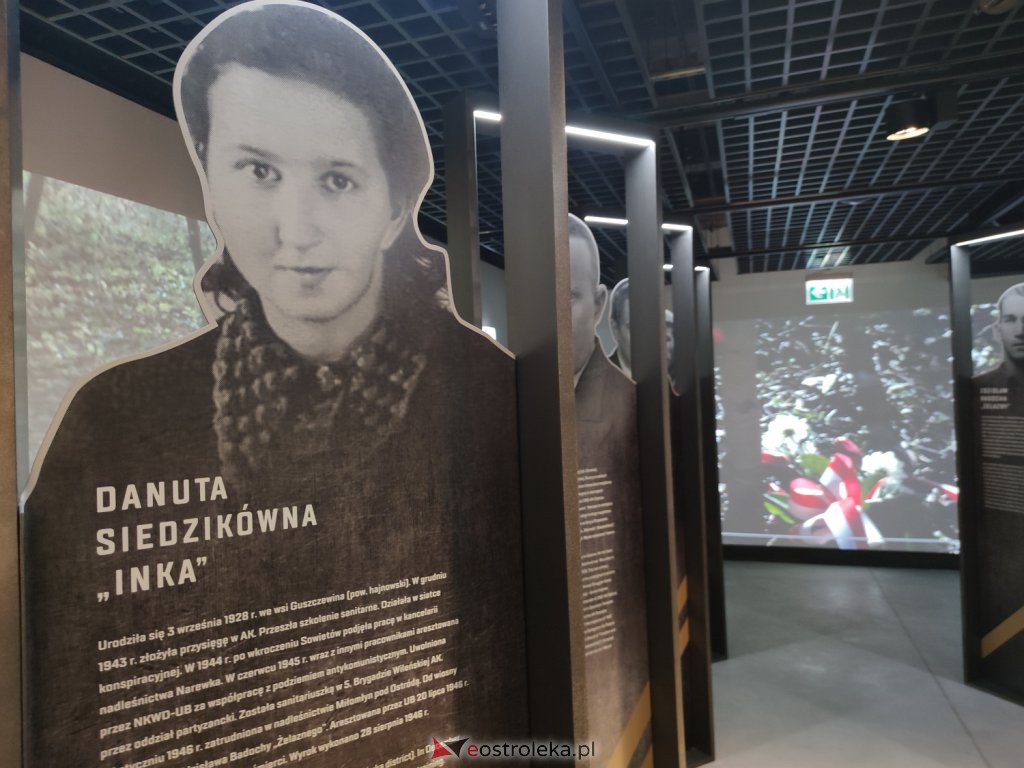 Oficjalne otwarcie Muzeum Żołnierzy Wyklętych w Ostrołęce [01.03.2022] - zdjęcie #72 - eOstroleka.pl