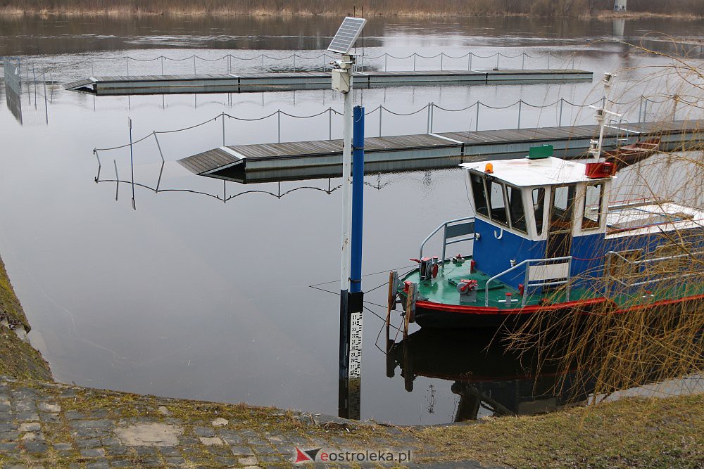 Wysoki poziom wody na Narwi w Ostrołęce [04.03.2022] - zdjęcie #27 - eOstroleka.pl