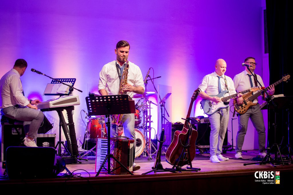 Dzień Kobiet w Lelisie. Był koncert i ciekawa wystawa [05.03.2022] - zdjęcie #31 - eOstroleka.pl