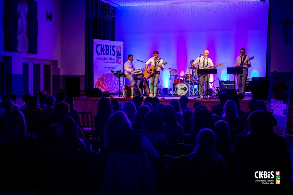 Dzień Kobiet w Lelisie. Był koncert i ciekawa wystawa [05.03.2022] - zdjęcie #21 - eOstroleka.pl