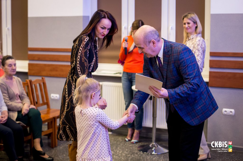 Dzień Kobiet w Lelisie. Był koncert i ciekawa wystawa [05.03.2022] - zdjęcie #18 - eOstroleka.pl
