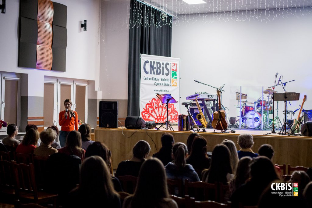 Dzień Kobiet w Lelisie. Był koncert i ciekawa wystawa [05.03.2022] - zdjęcie #16 - eOstroleka.pl